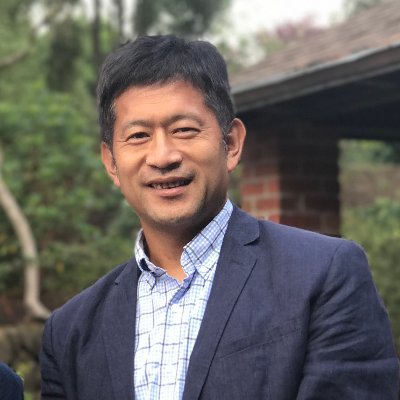 安武 弘晃